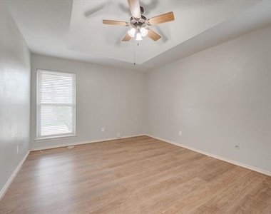 2319 Indigo Lane - Photo Thumbnail 13