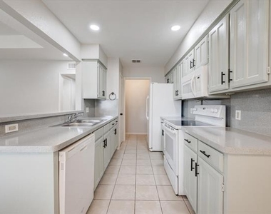 2319 Indigo Lane - Photo Thumbnail 10