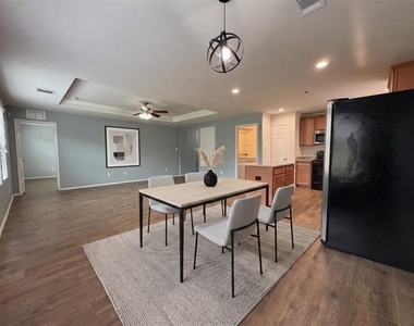 9913 Amosite Drive - Photo Thumbnail 3