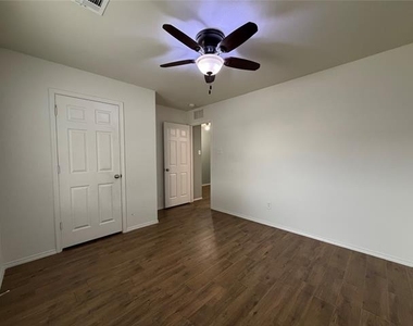 9913 Amosite Drive - Photo Thumbnail 13