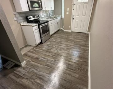 2311 Vagas Street - Photo Thumbnail 10