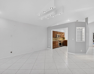 7558 Ironbridge Circle - Photo Thumbnail 10