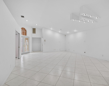 7558 Ironbridge Circle - Photo Thumbnail 13