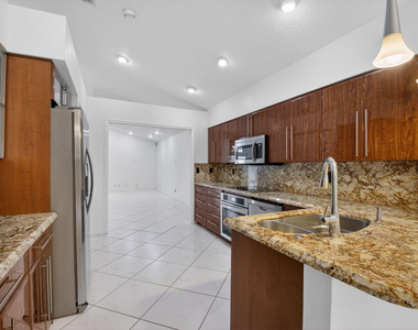 7558 Ironbridge Circle - Photo Thumbnail 5