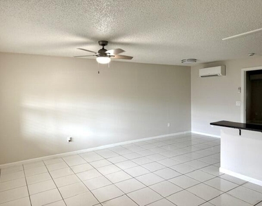 914 N Federal Highway - Photo Thumbnail 2