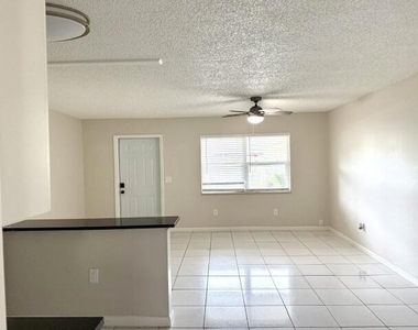 914 N Federal Highway - Photo Thumbnail 6