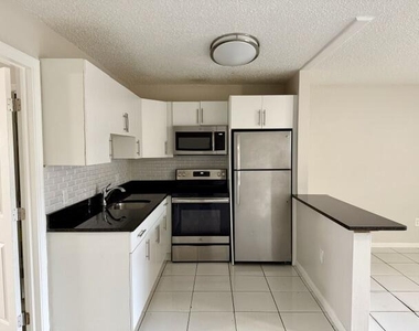 914 N Federal Highway - Photo Thumbnail 5