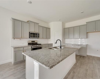 11104 Canyon Mine Drive - Photo Thumbnail 8