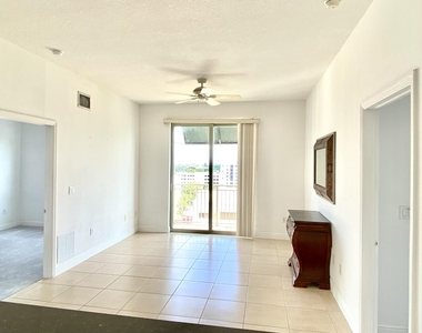 610 Clematis Street - Photo Thumbnail 3
