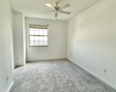 610 Clematis Street - Photo Thumbnail 11