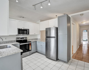 3151 Nw 107th Drive - Photo Thumbnail 7