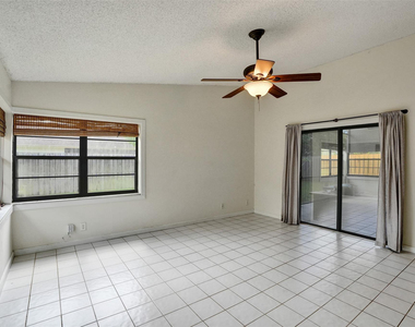 3151 Nw 107th Drive - Photo Thumbnail 9