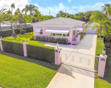 3216 Karen Drive - Photo Thumbnail 2