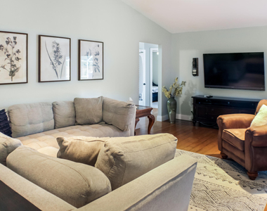 874 Blueberry Drive - Photo Thumbnail 10