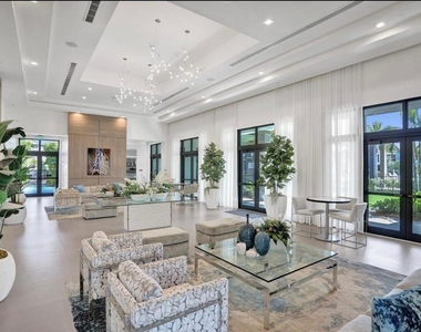 4716 Nw 84th Court - Photo Thumbnail 12