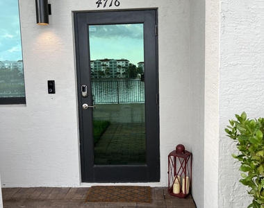 4716 Nw 84th Court - Photo Thumbnail 13