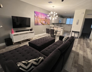 4716 Nw 84th Court - Photo Thumbnail 17