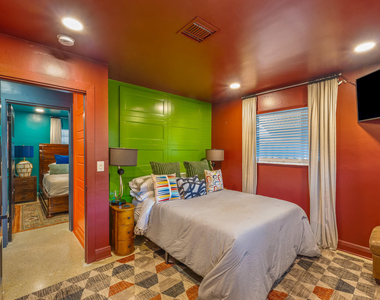 2816 Ne 9th Terrace - Photo Thumbnail 16