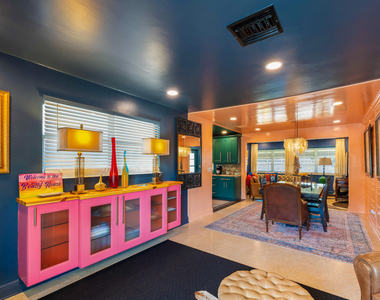 2816 Ne 9th Terrace - Photo Thumbnail 3
