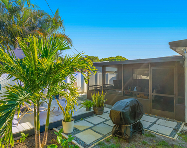2816 Ne 9th Terrace - Photo Thumbnail 25