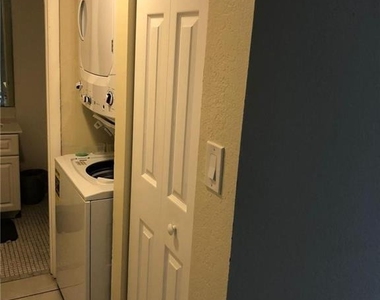 10411 N Kendall Drive - Photo Thumbnail 2