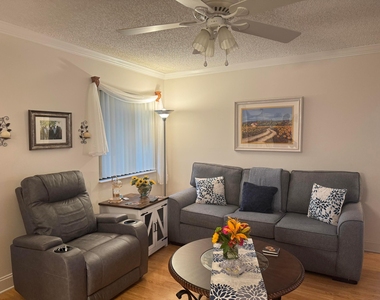 417 Pine Glen Lane - Photo Thumbnail 5