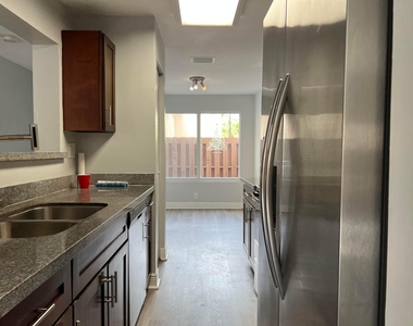 8244 Nw 9th Street - Photo Thumbnail 6
