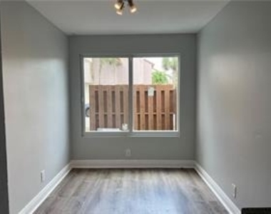 8244 Nw 9th Street - Photo Thumbnail 10