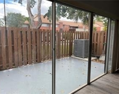 8244 Nw 9th Street - Photo Thumbnail 3