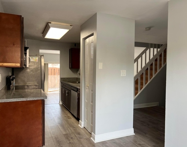 8244 Nw 9th Street - Photo Thumbnail 9