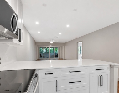 1140 Mahogany Way - Photo Thumbnail 39