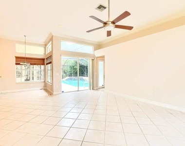 19474 Saturnia Lakes Drive - Photo Thumbnail 6