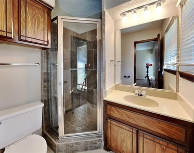 3713 Windscape Court - Photo Thumbnail 9