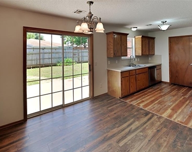 12408 Sw 12th Street - Photo Thumbnail 4
