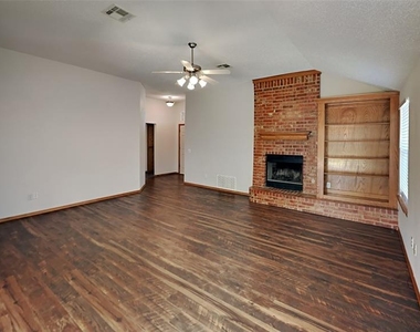12408 Sw 12th Street - Photo Thumbnail 3