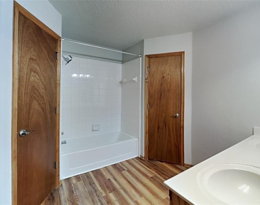 12408 Sw 12th Street - Photo Thumbnail 10