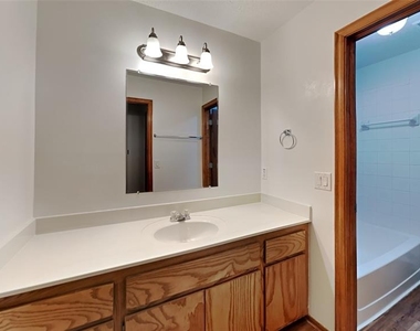 12408 Sw 12th Street - Photo Thumbnail 8