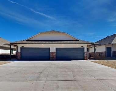 3815 N Divis Avenue - Photo Thumbnail 1