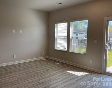 5042 Kellaher Place - Photo Thumbnail 11