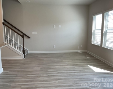 5042 Kellaher Place - Photo Thumbnail 12