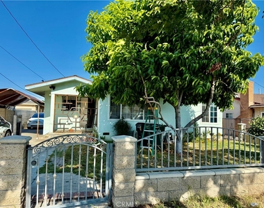1712 Walnut St - Photo Thumbnail 1