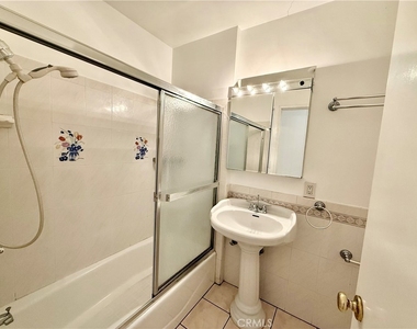 1712 Walnut St - Photo Thumbnail 12