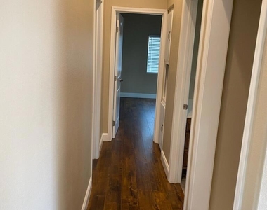 10729 Citrus Drive - Photo Thumbnail 4
