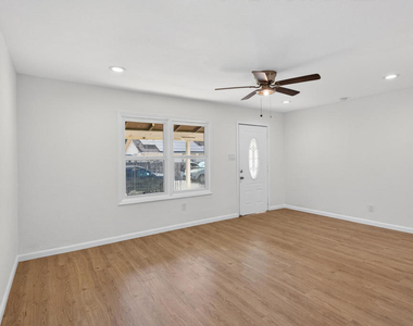3307 Belden Street - Photo Thumbnail 4