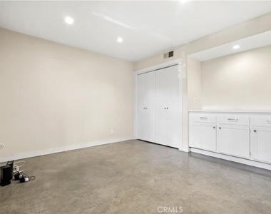9025 Keith Avenue - Photo Thumbnail 16