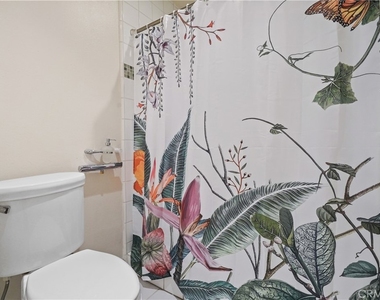 9025 Keith Avenue - Photo Thumbnail 14