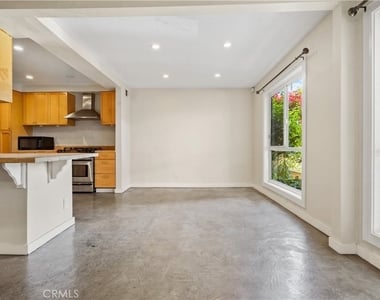 9025 Keith Avenue - Photo Thumbnail 23