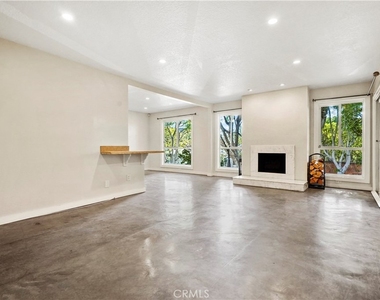 9025 Keith Avenue - Photo Thumbnail 19