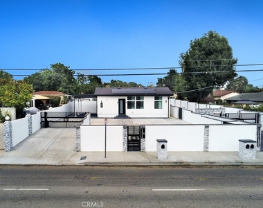 13310 1/2 Glenoaks Boulevard - Photo Thumbnail 4