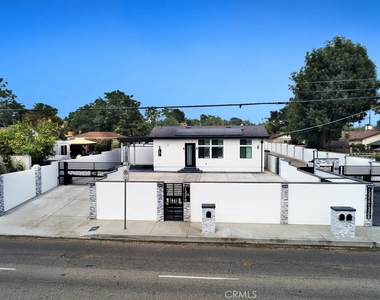 13310 1/2 Glenoaks Boulevard - Photo Thumbnail 5
